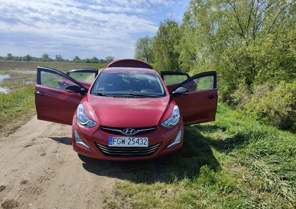 Hyundai Elantra cena 33000 przebieg: 220000, rok produkcji 2014 z Góra małe 154